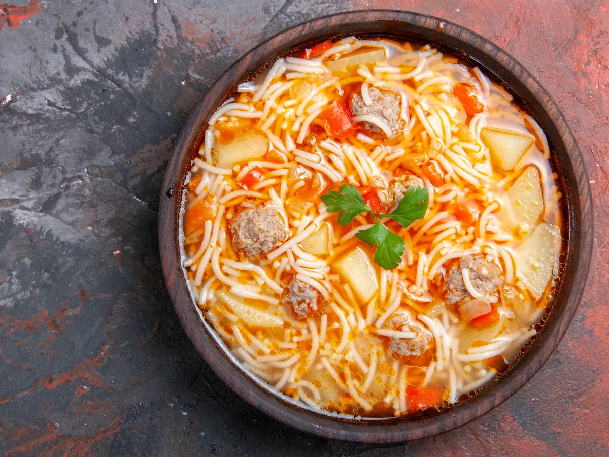 Fideos con pollo de la abuela