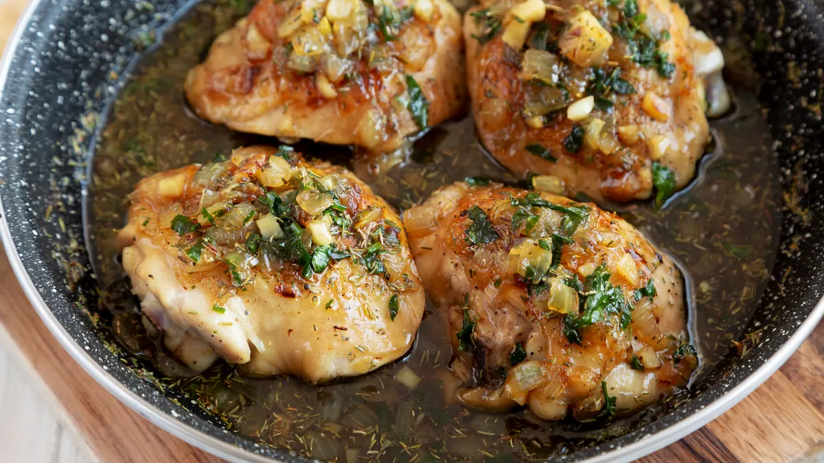 Pollo al ajillo