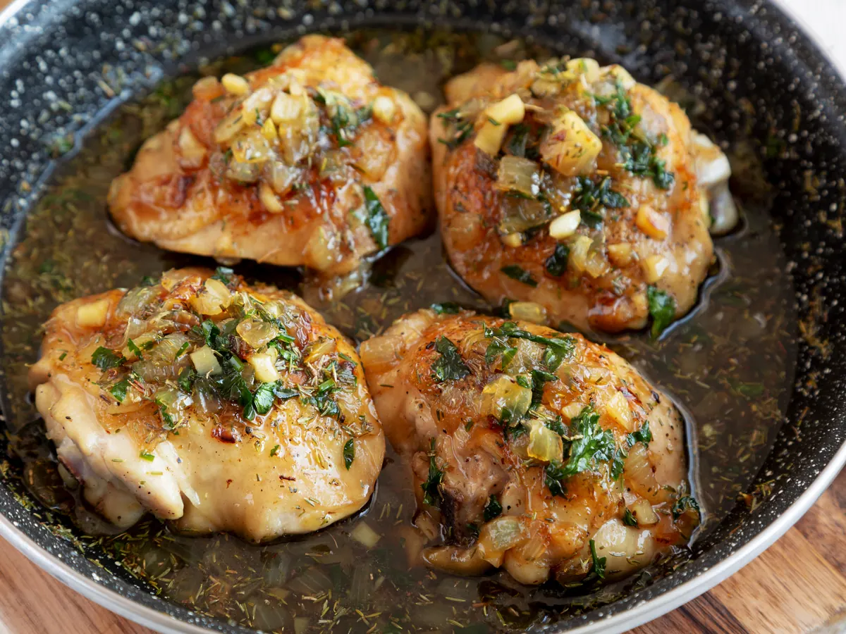 Pollo al ajillo
